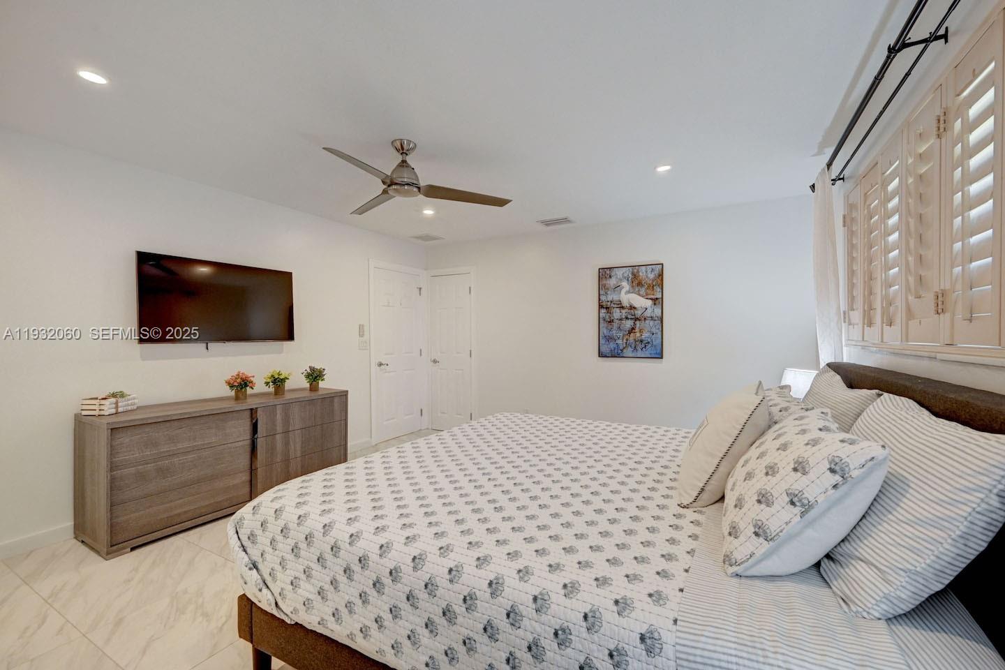 Hollywood, Florida, 33019, United States, 4 Bedrooms Bedrooms, ,2 BathroomsBathrooms,Residential,Active,2006944