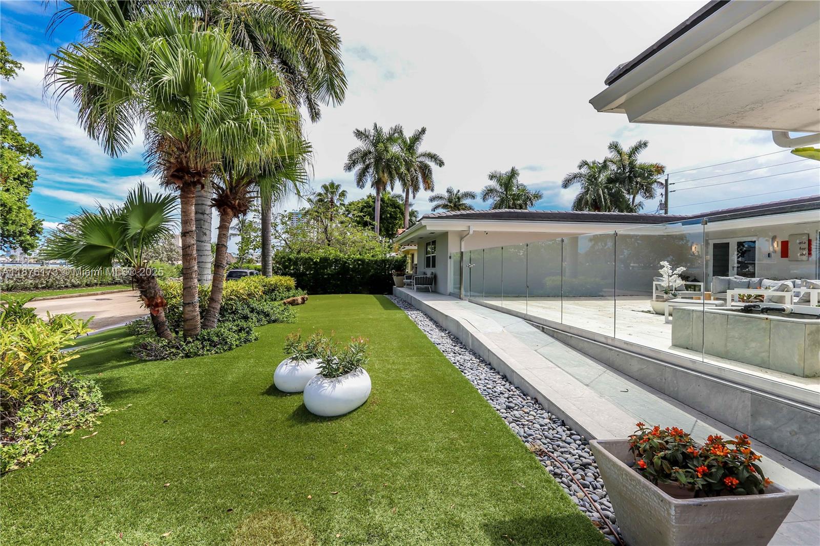 Hollywood, Florida, 33019, United States, 5 Bedrooms Bedrooms, ,4 BathroomsBathrooms,Residential,Active,1942387