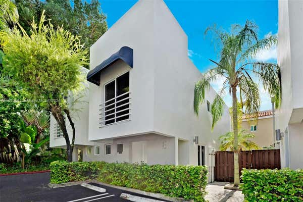 2945 BRIDGEPORT AVE APT E, MIAMI, FL 33133 - Image 1