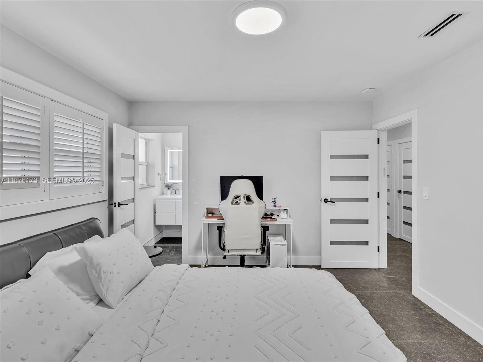 Hollywood, Florida, 33019, United States, 5 Bedrooms Bedrooms, ,4 BathroomsBathrooms,Residential,Active,1942387