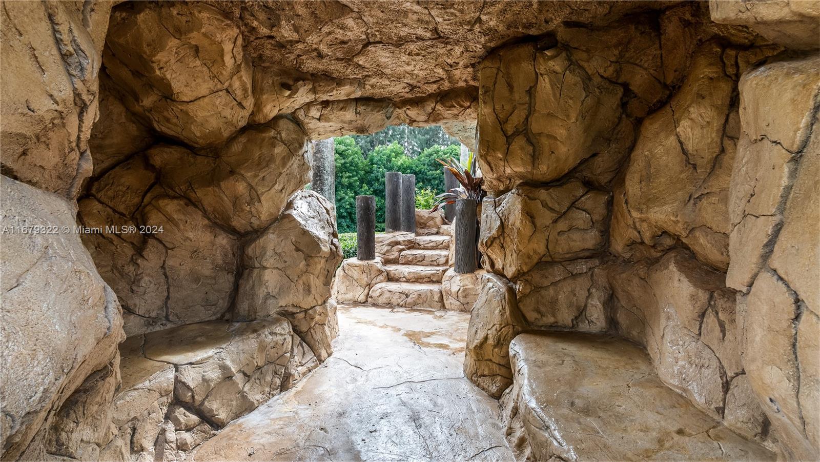 Davie, Florida, 33330, United States, ,6 BathroomsBathrooms,Residential,Active,1704070