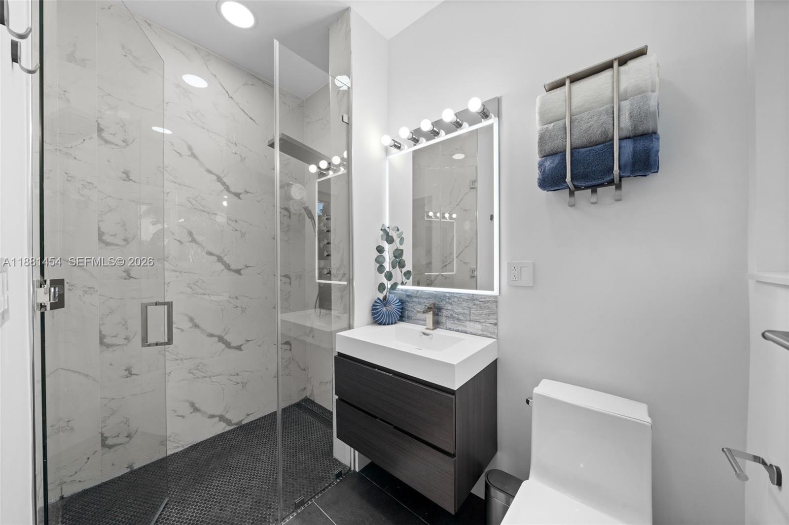 Hollywood, Florida, 33019, United States, 3 Bedrooms Bedrooms, ,3 BathroomsBathrooms,Residential,Active,1998579