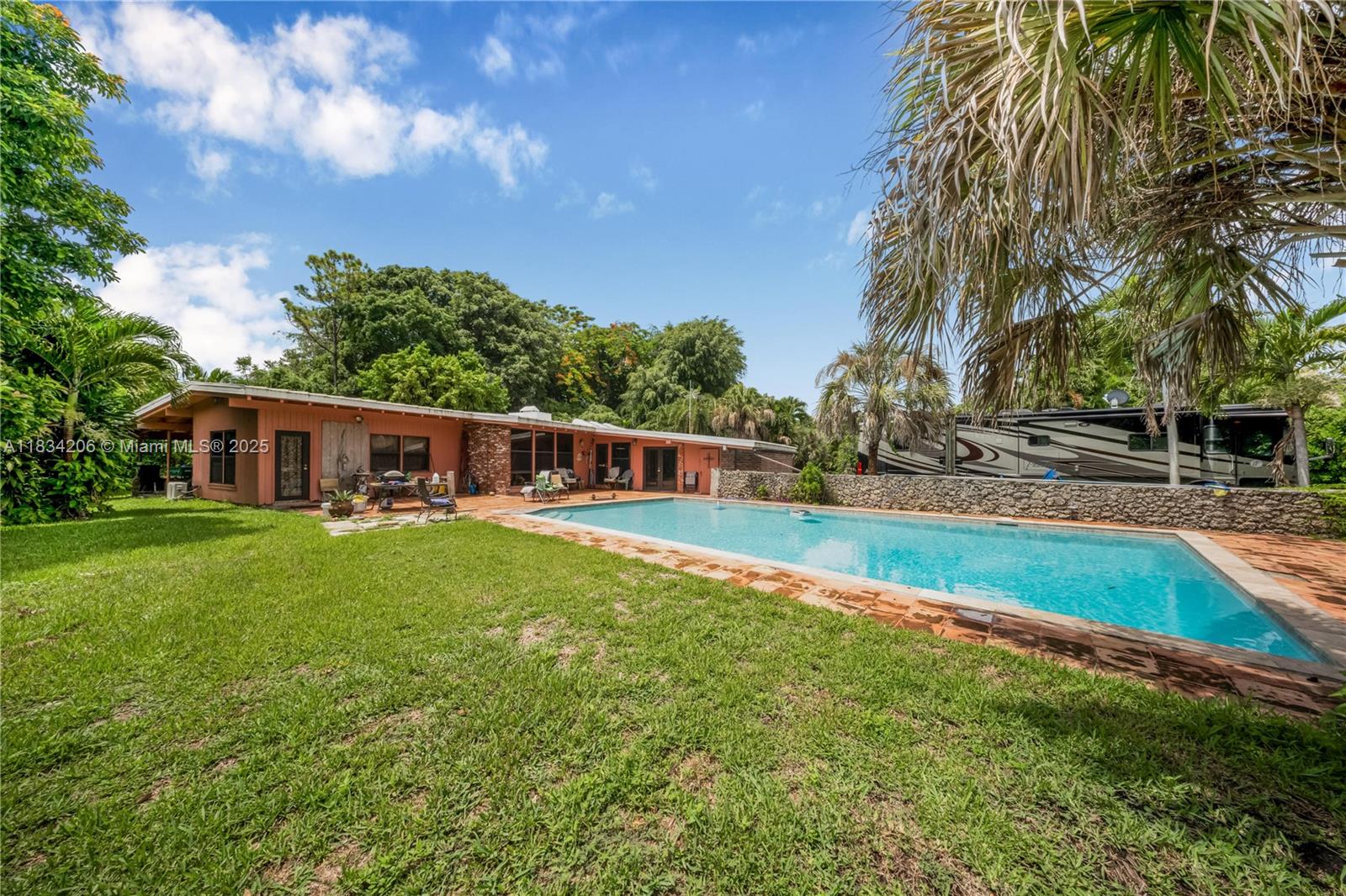 Pinecrest, Florida, 33156, United States, 3 Bedrooms Bedrooms, ,2 BathroomsBathrooms,Residential,Active,1884905