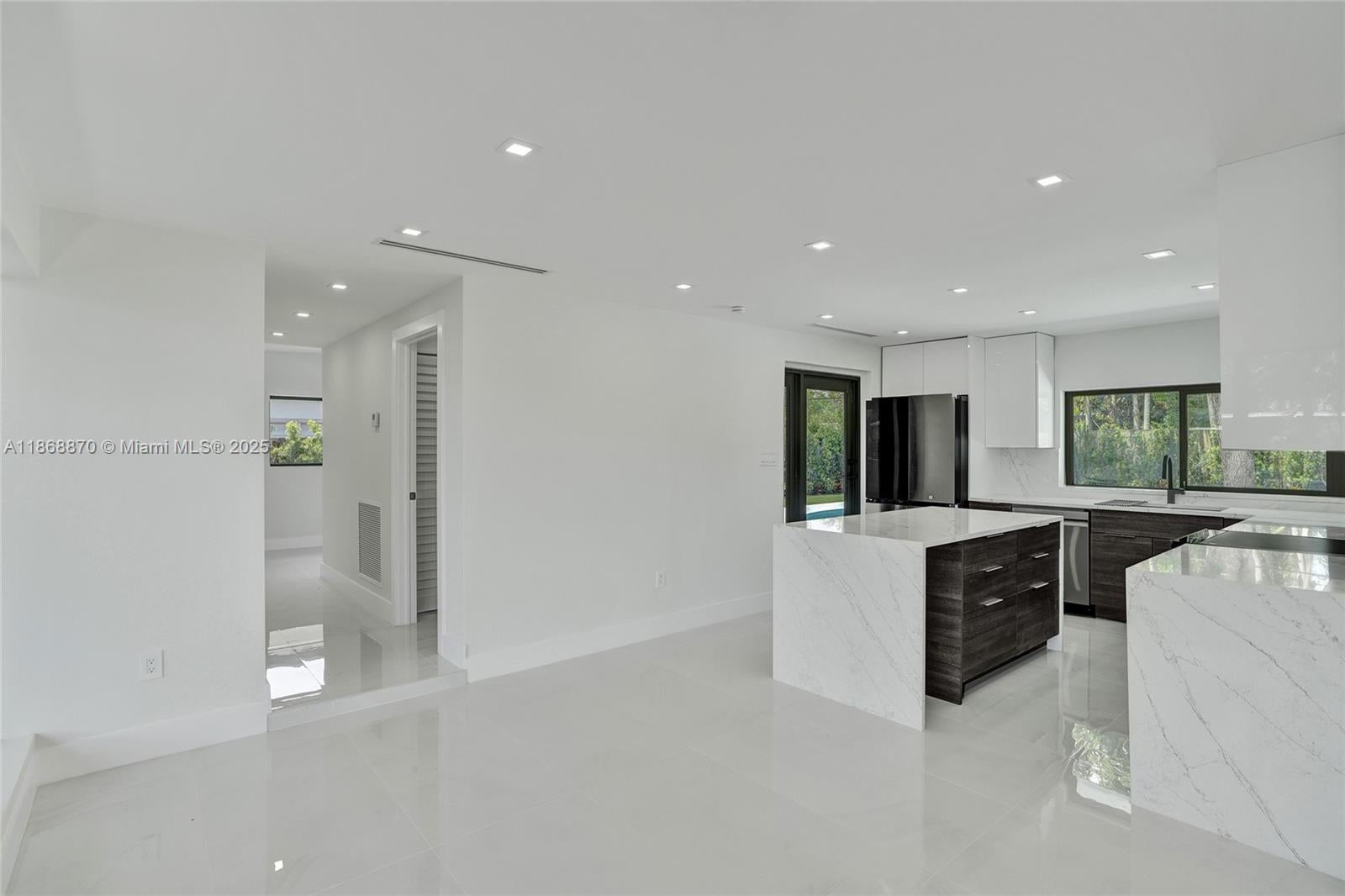 North Miami Beach, Florida, 33179, United States, 5 Bedrooms Bedrooms, ,4 BathroomsBathrooms,Residential,Active,1934804