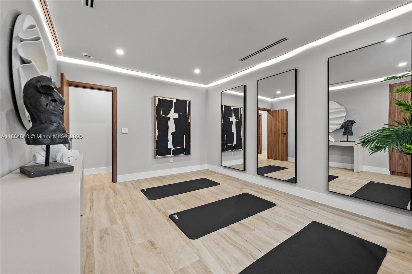 Fort Lauderdale, Florida, 33308, United States, 5 Bedrooms Bedrooms, ,4 BathroomsBathrooms,Residential,Active,1927651