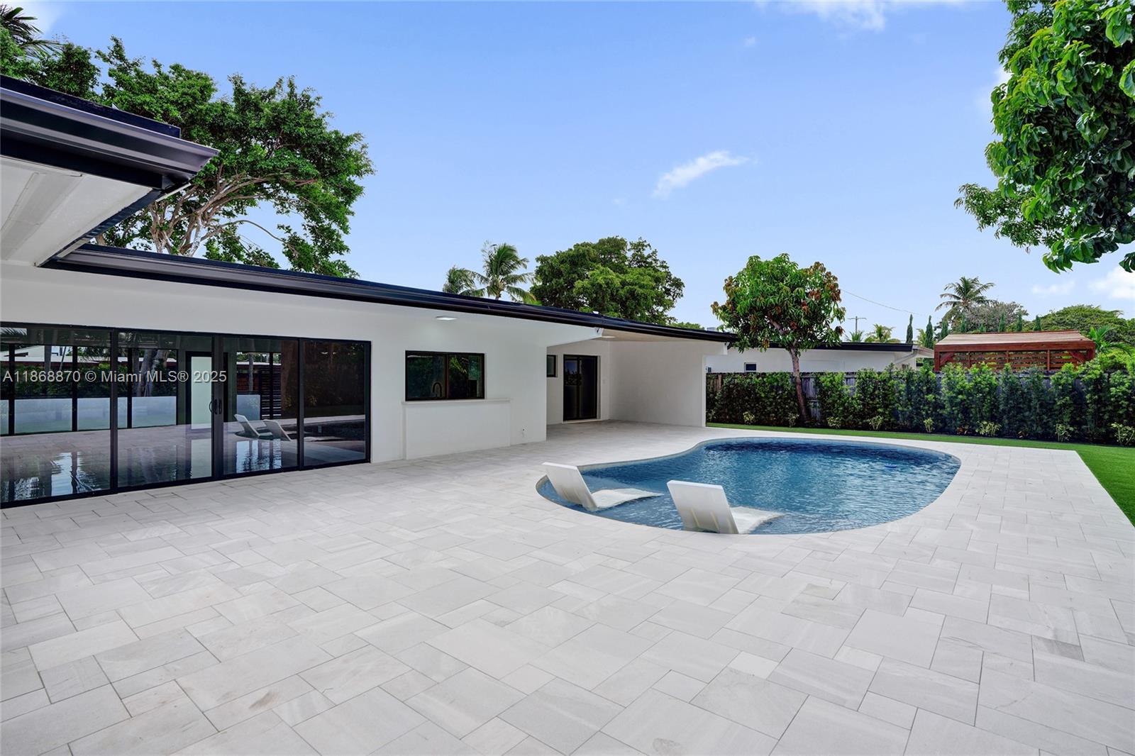 North Miami Beach, Florida, 33179, United States, 5 Bedrooms Bedrooms, ,4 BathroomsBathrooms,Residential,Active,1934804