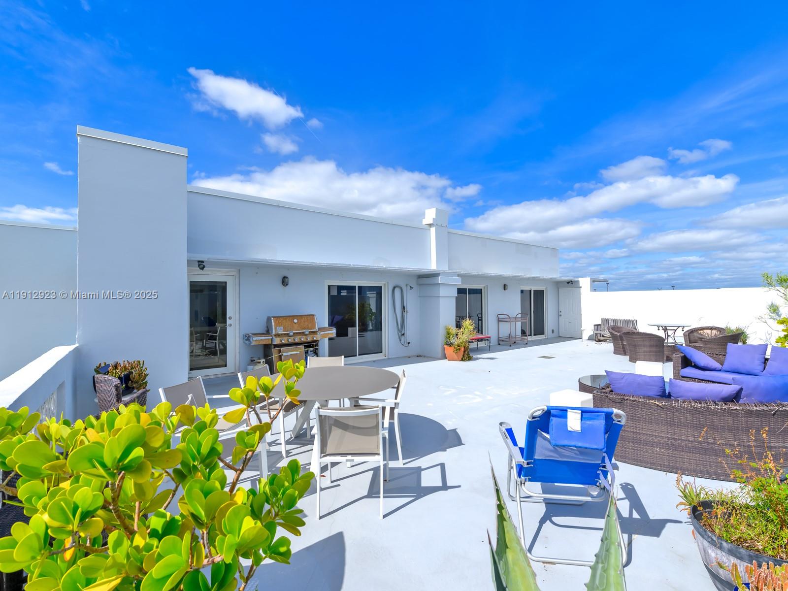 Hollywood, Florida, 33019, United States, 3 Bedrooms Bedrooms, ,3 BathroomsBathrooms,Residential,Active,1992553