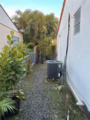 810 NW 17TH CT, MIAMI, FL 33125, photo 4 of 29