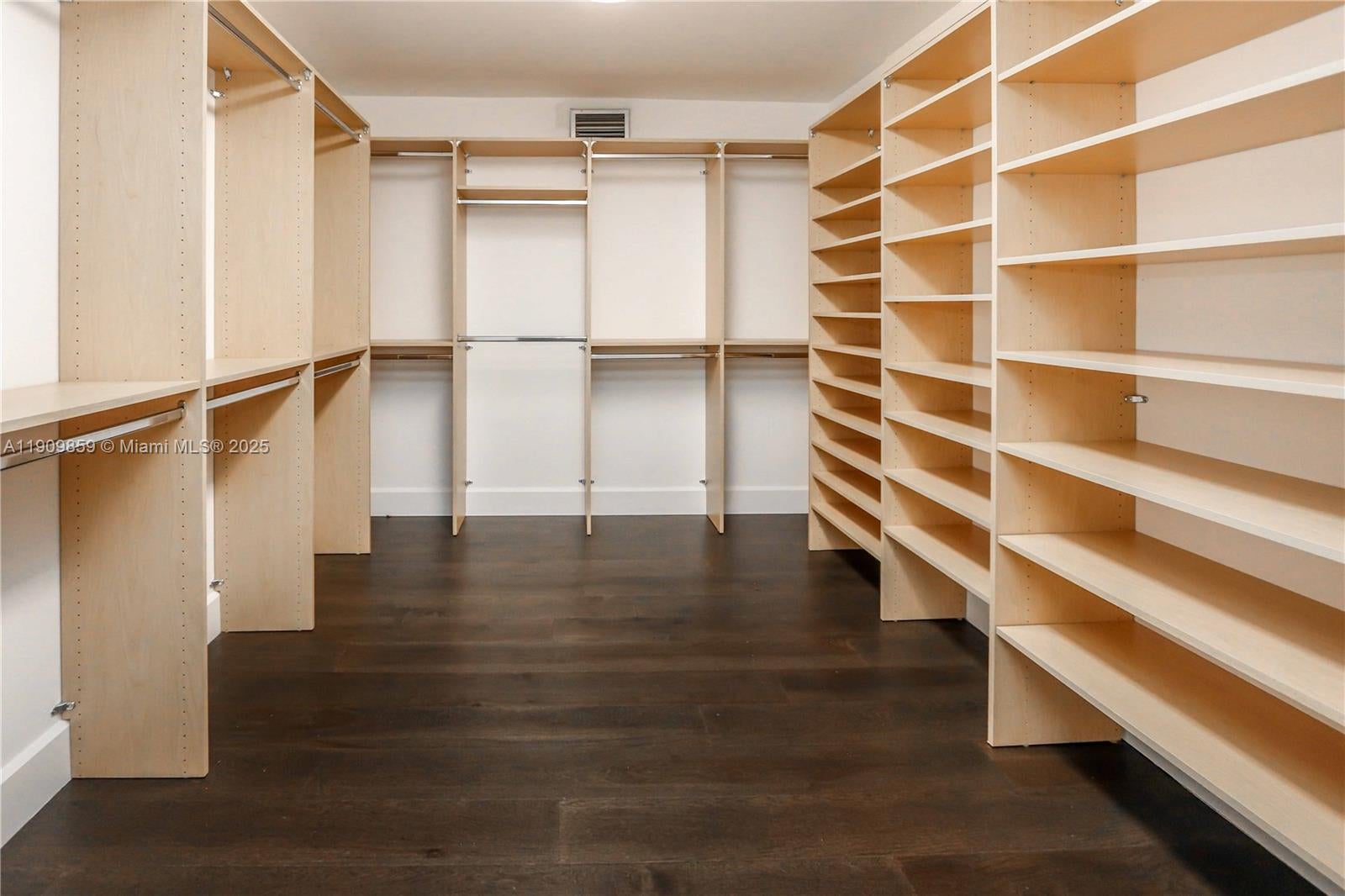 Hollywood, Florida, 33019, United States, 5 Bedrooms Bedrooms, ,4 BathroomsBathrooms,Residential,Active,1988418