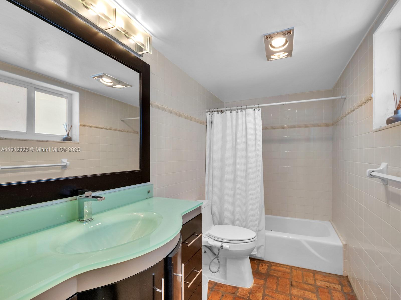 Hollywood, Florida, 33019, United States, 3 Bedrooms Bedrooms, ,3 BathroomsBathrooms,Residential,Active,1992553