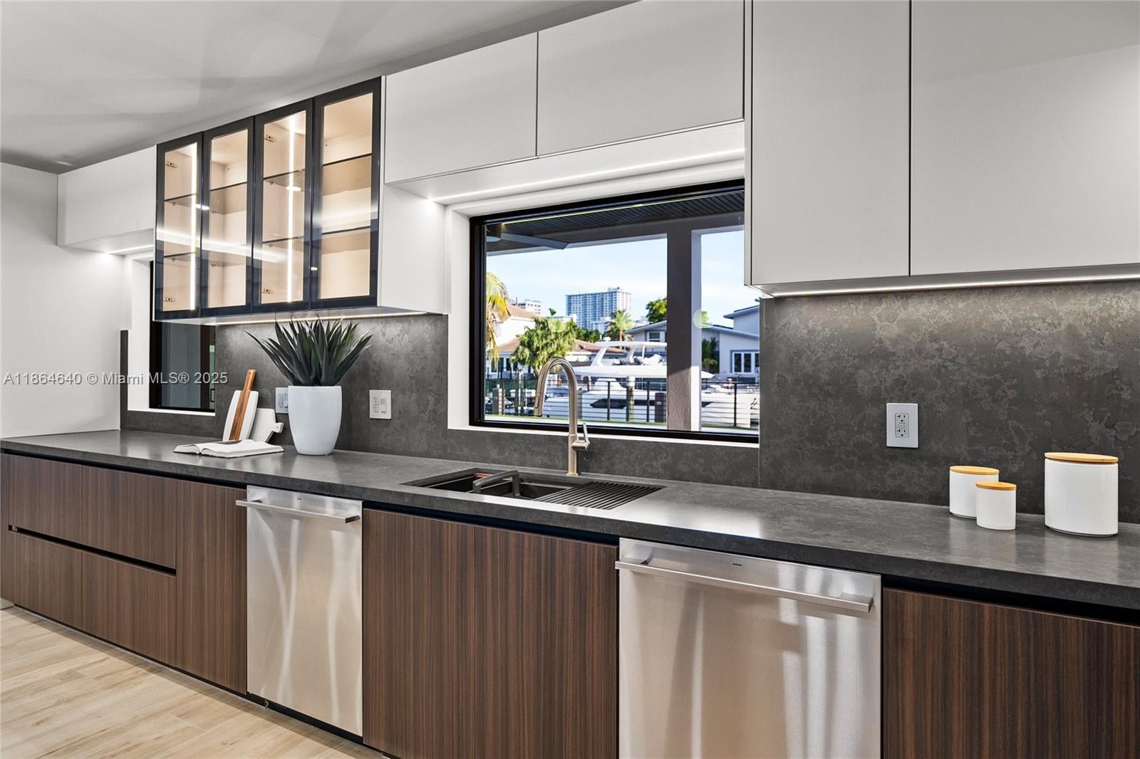 Fort Lauderdale, Florida, 33308, United States, 5 Bedrooms Bedrooms, ,4 BathroomsBathrooms,Residential,Active,1927651