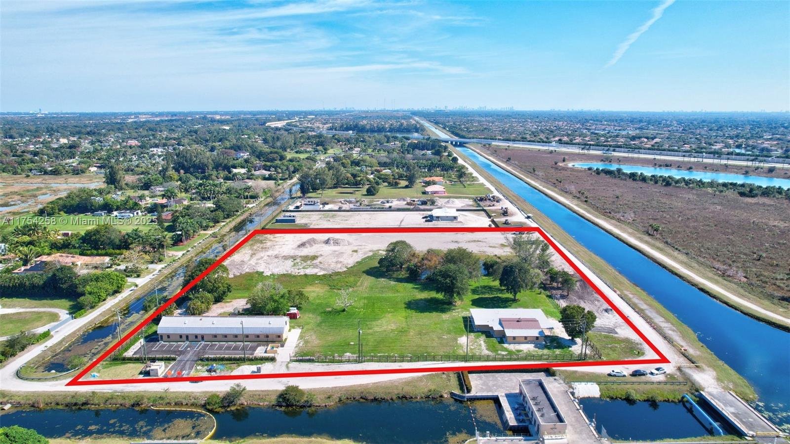 Miramar, Florida, 33027, United States, 5 Bedrooms Bedrooms, ,5 BathroomsBathrooms,Residential,Active,1718866