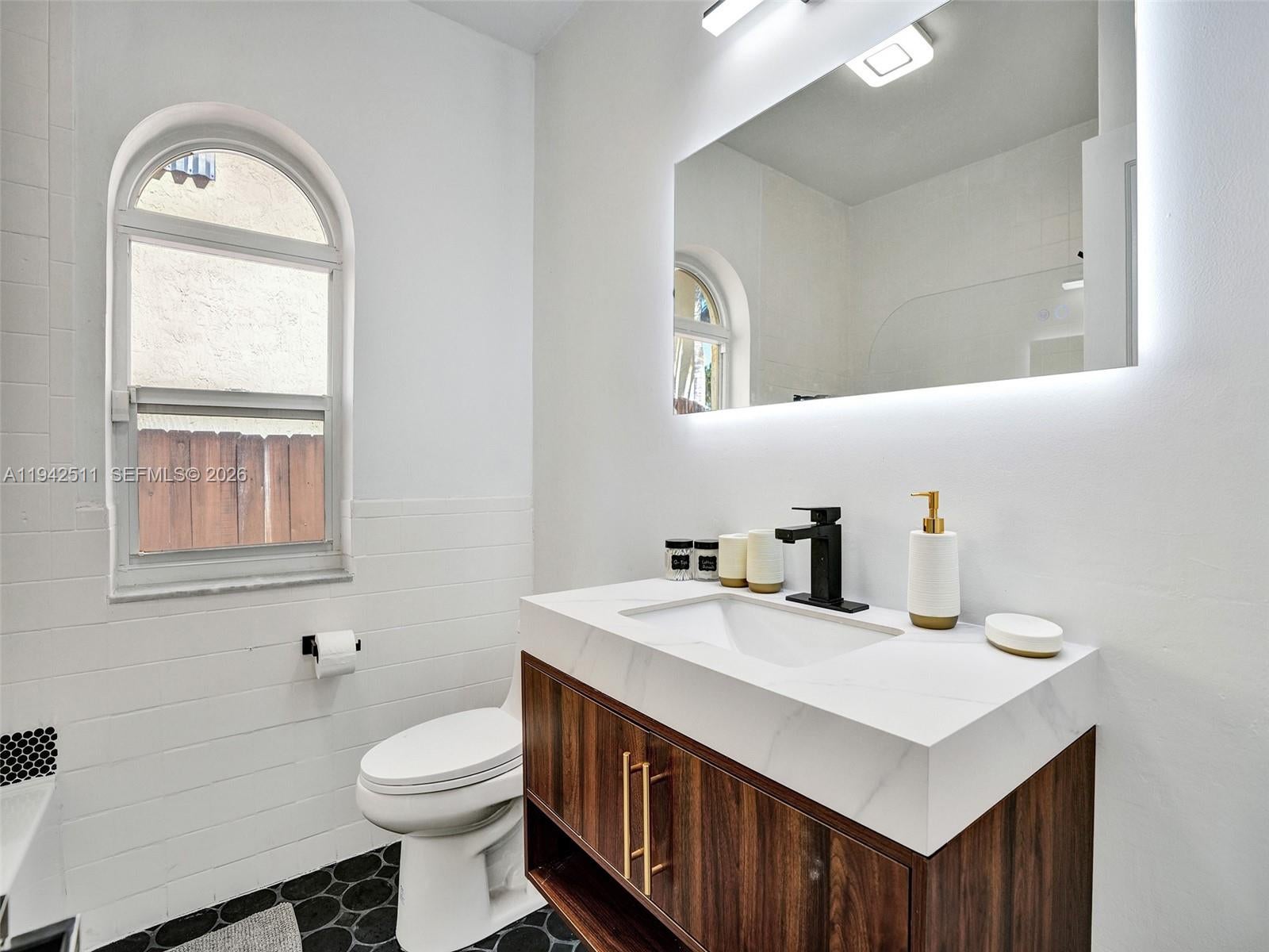 Hollywood, Florida, 33019, United States, 5 Bedrooms Bedrooms, ,4 BathroomsBathrooms,Residential,Active,2009164