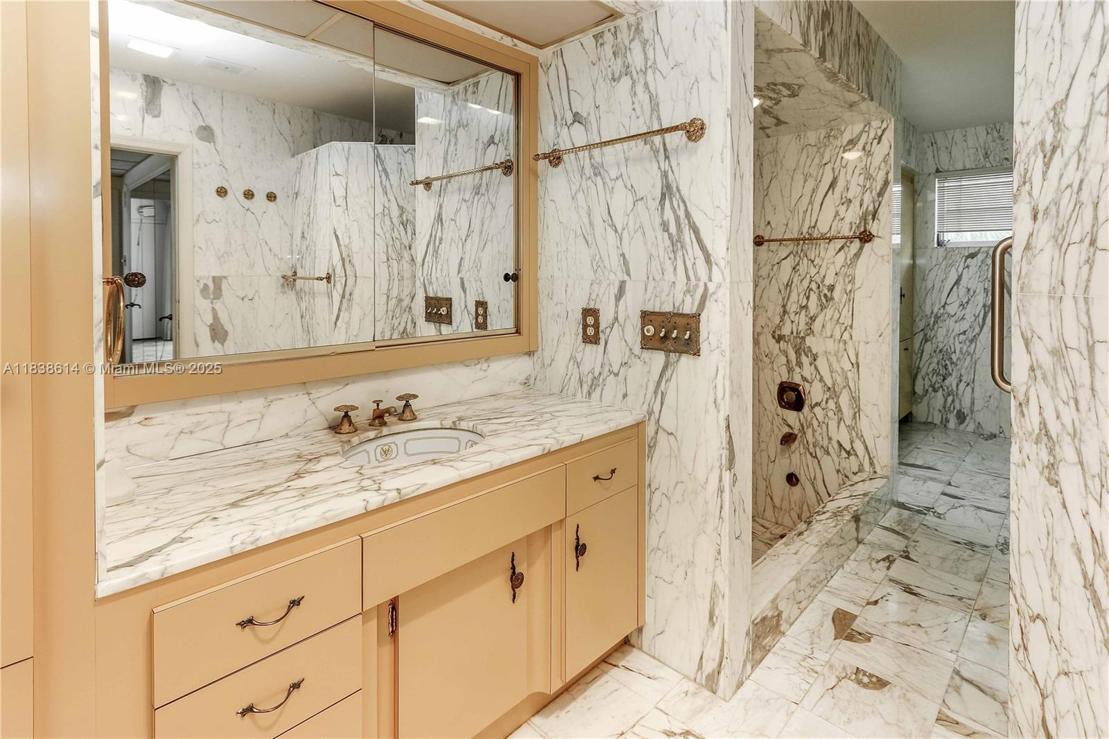 Hollywood, Florida, 33019, United States, 4 Bedrooms Bedrooms, ,4 BathroomsBathrooms,Residential,Active,1892394