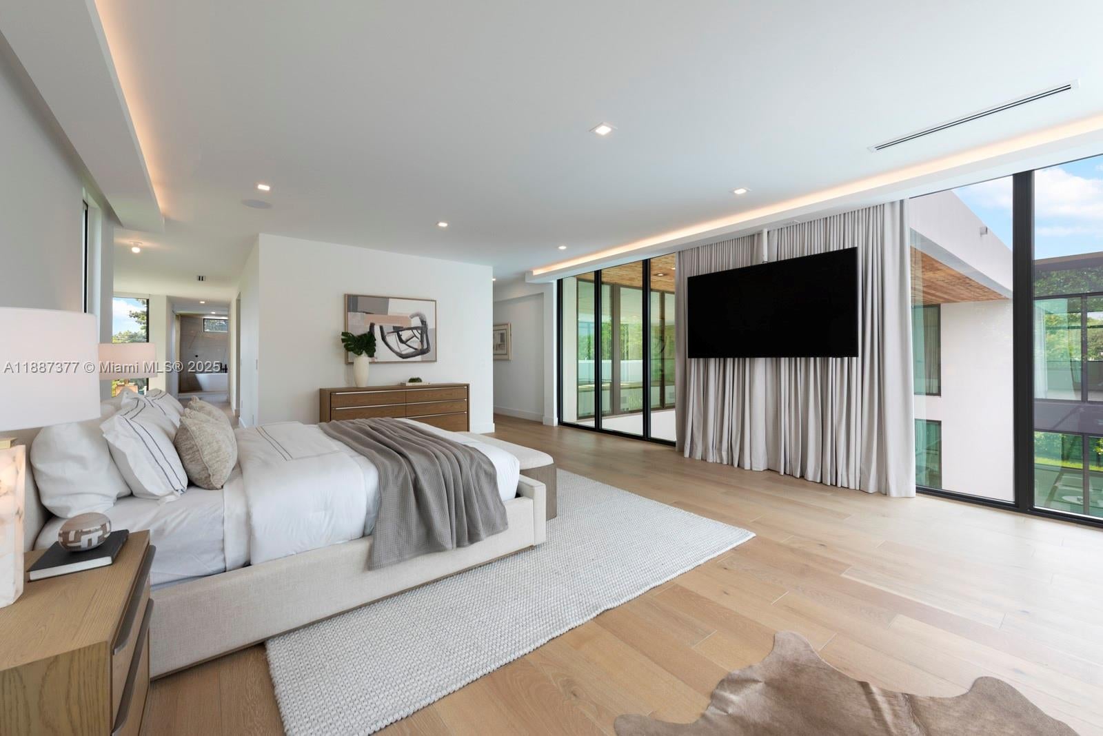 Pinecrest, Florida, 33156, United States, 8 Bedrooms Bedrooms, ,9 BathroomsBathrooms,Residential,Active,1953256