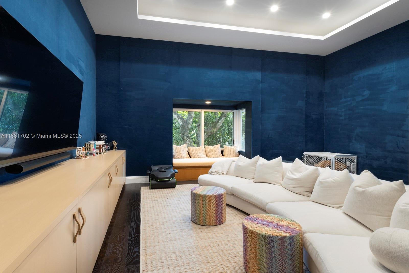 Pinecrest, Florida, 33156, United States, 5 Bedrooms Bedrooms, ,6 BathroomsBathrooms,Residential,Active,1945522