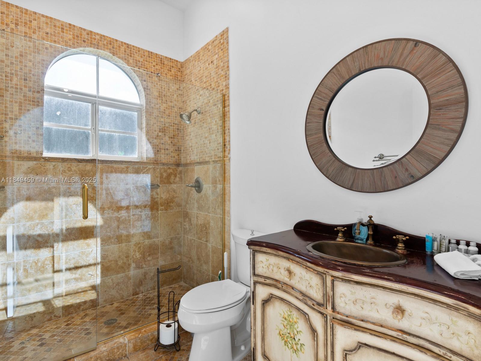 Hollywood, Florida, 33019, United States, 5 Bedrooms Bedrooms, ,3 BathroomsBathrooms,Residential,Active,1904697