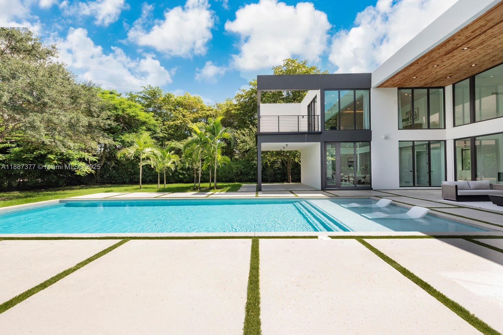 Pinecrest, Florida, 33156, United States, 8 Bedrooms Bedrooms, ,9 BathroomsBathrooms,Residential,Active,1953256