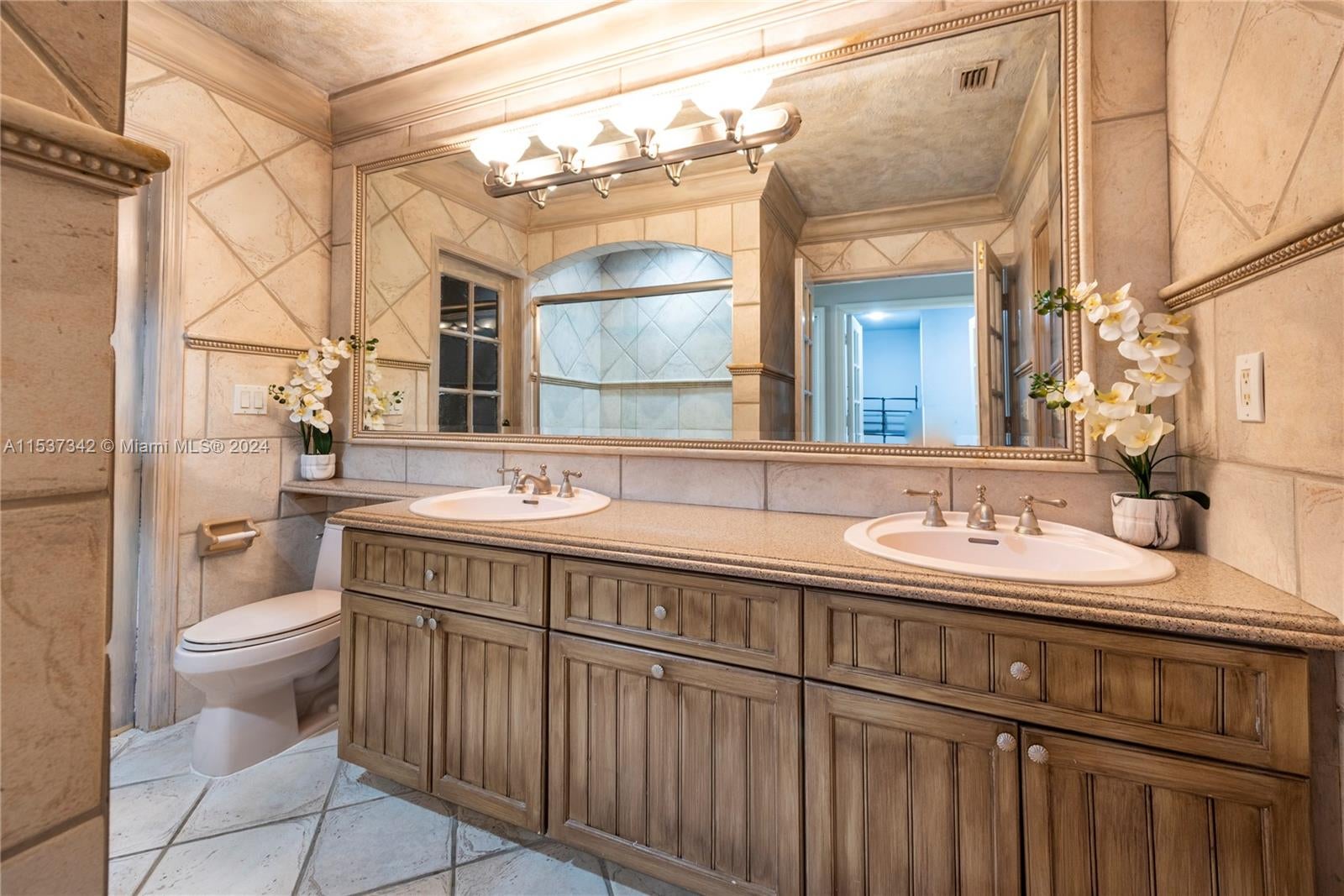 Weston, Florida, 33331, United States, ,5 BathroomsBathrooms,Residential,Active,1702942