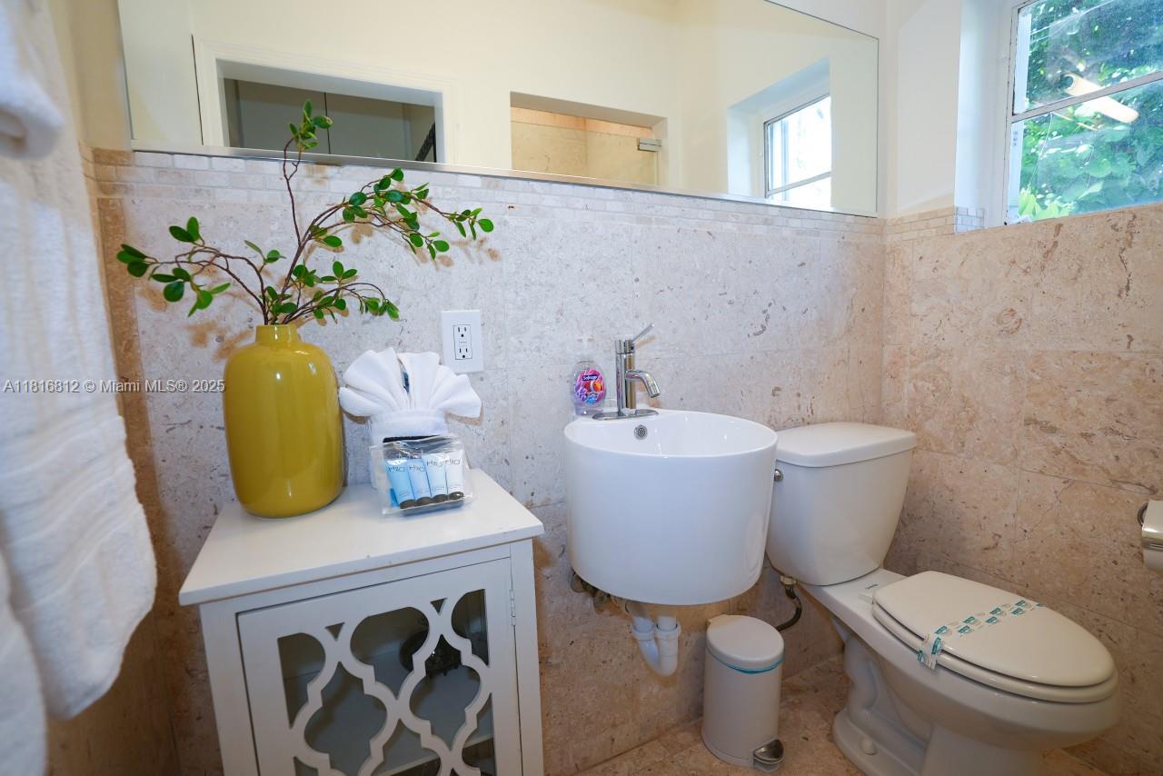 Hollywood, Florida, 33019, United States, 4 Bedrooms Bedrooms, ,4 BathroomsBathrooms,Residential,Active,1843428