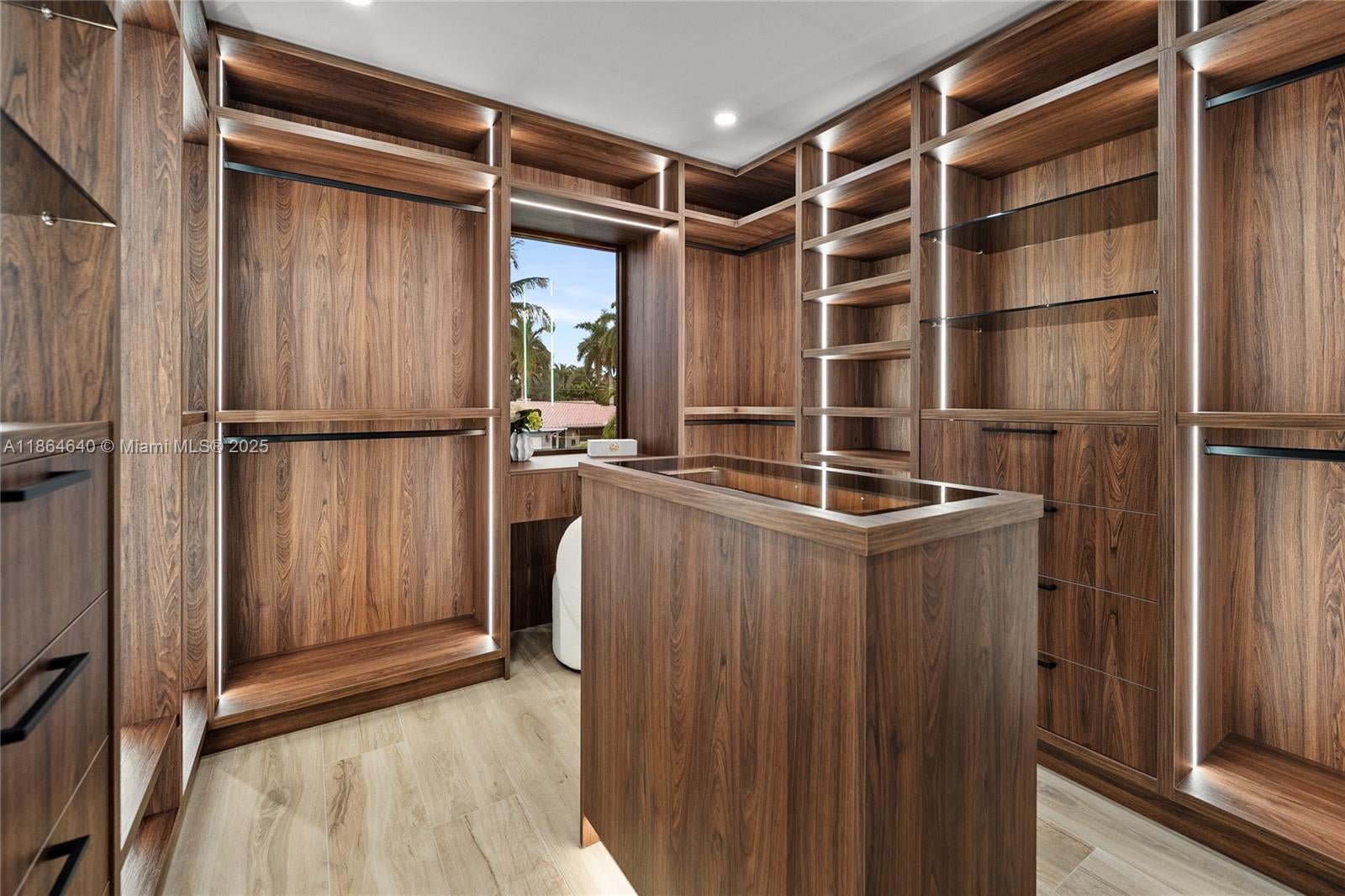 Fort Lauderdale, Florida, 33308, United States, 5 Bedrooms Bedrooms, ,4 BathroomsBathrooms,Residential,Active,1927651