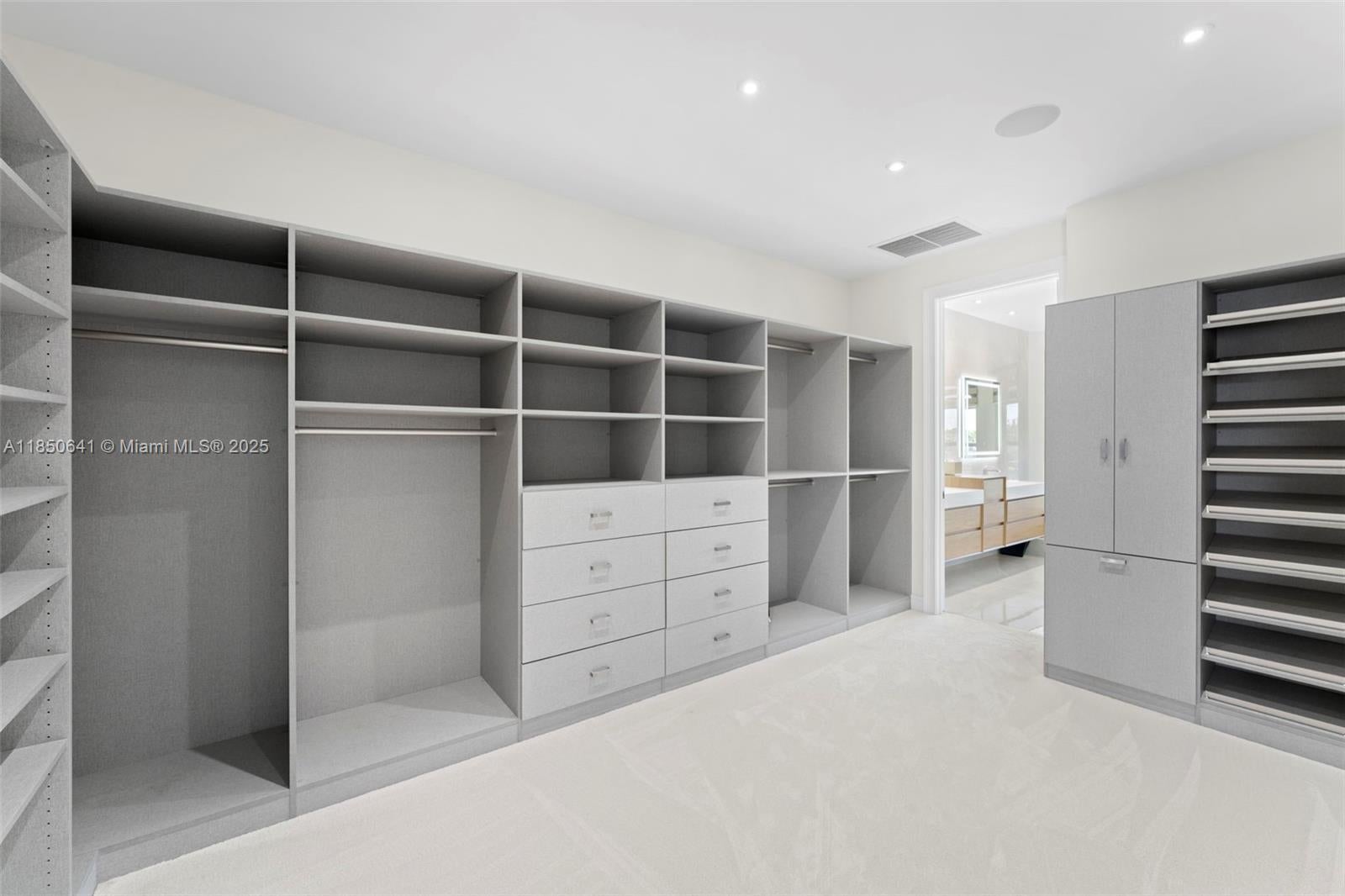 Hollywood, Florida, 33019, United States, 6 Bedrooms Bedrooms, ,6 BathroomsBathrooms,Residential,Active,1905103