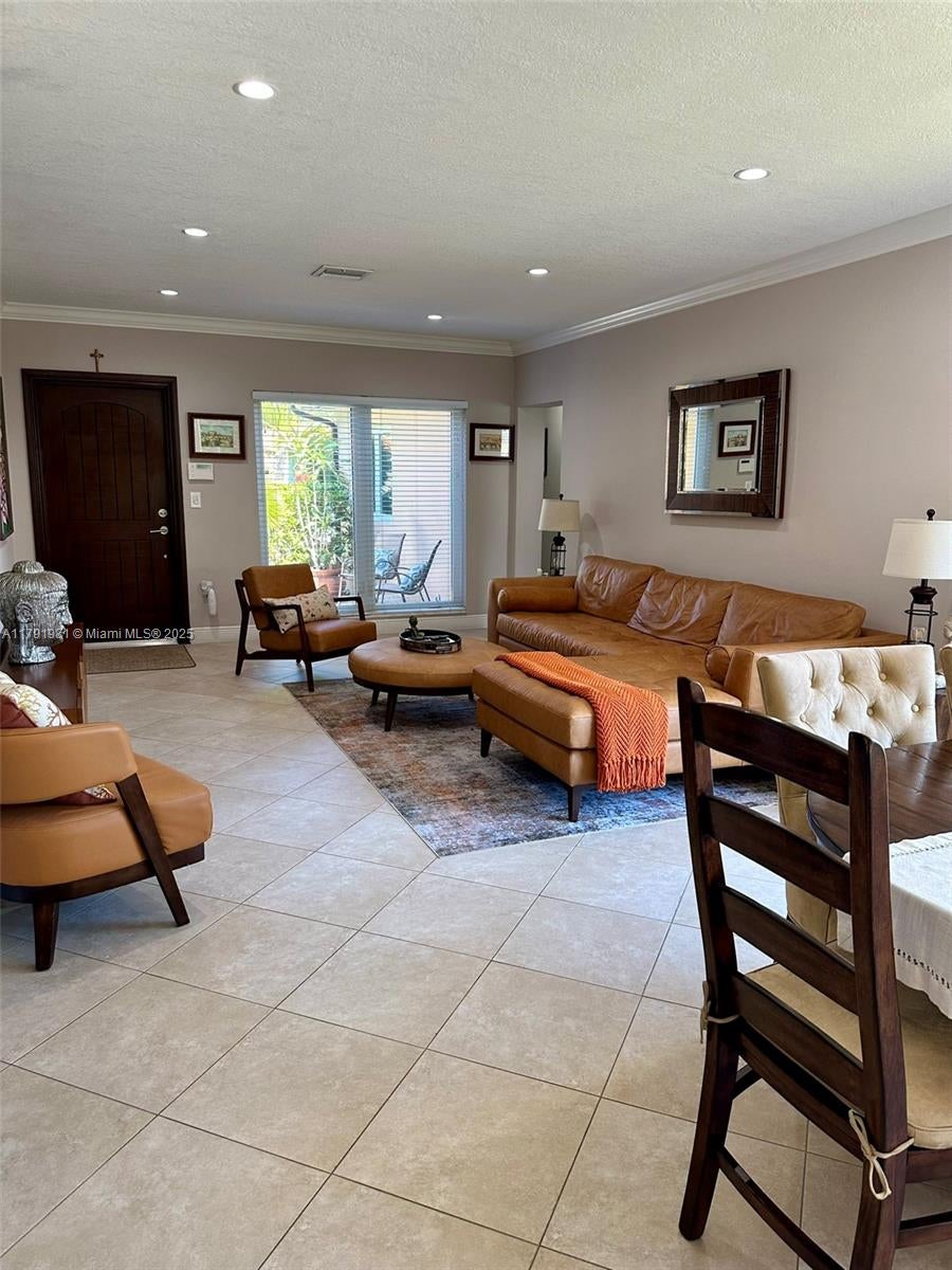 Coral Gables, Florida, 33134, United States, 3 Bedrooms Bedrooms, ,2 BathroomsBathrooms,Residential,Active,1820392