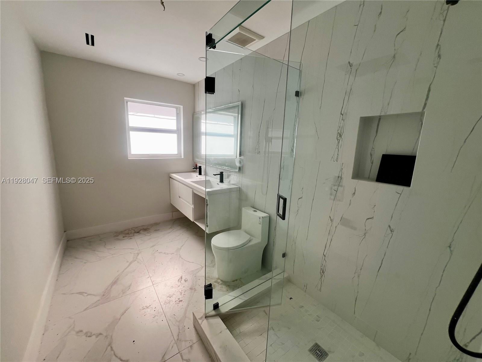 North Miami Beach, Florida, 33179, United States, 5 Bedrooms Bedrooms, ,3 BathroomsBathrooms,Residential,Active,2007253