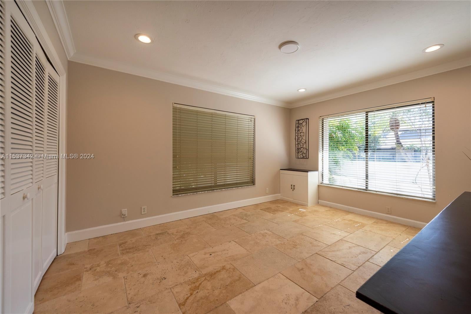Weston, Florida, 33331, United States, ,5 BathroomsBathrooms,Residential,Active,1702942