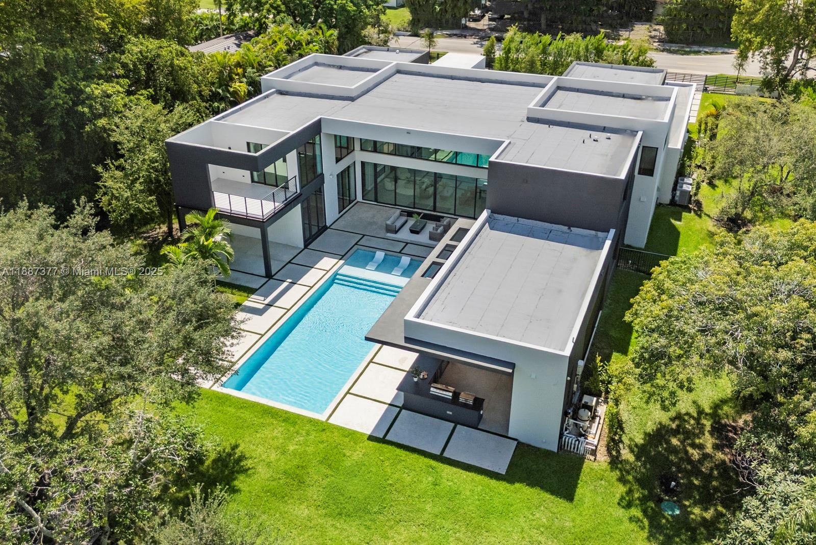 Pinecrest, Florida, 33156, United States, 8 Bedrooms Bedrooms, ,9 BathroomsBathrooms,Residential,Active,1953256