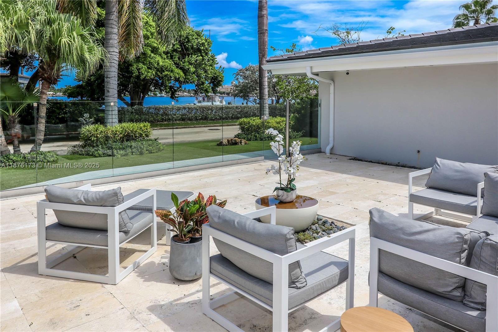 Hollywood, Florida, 33019, United States, 5 Bedrooms Bedrooms, ,4 BathroomsBathrooms,Residential,Active,1942387