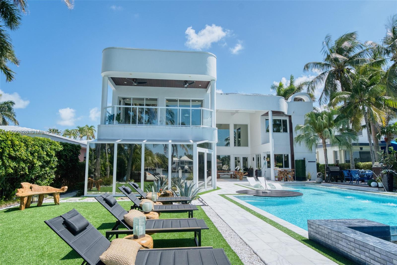 Hollywood, Florida, 33019, United States, 6 Bedrooms Bedrooms, ,6 BathroomsBathrooms,Residential,Pending,1756815