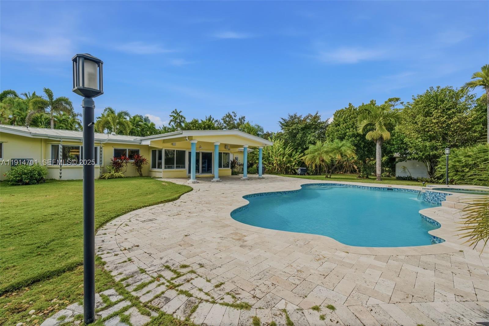 Miami, Florida, 33143, United States, 4 Bedrooms Bedrooms, ,4 BathroomsBathrooms,Residential,Active,1999929