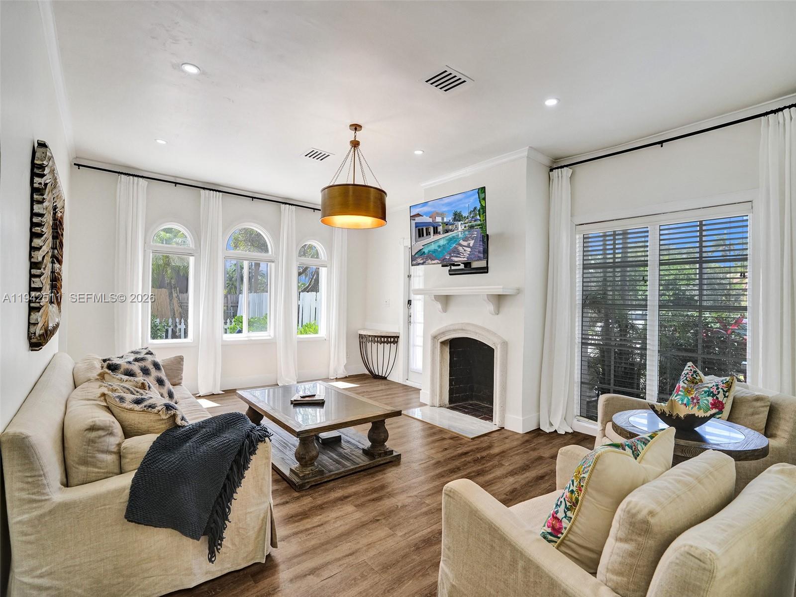 Hollywood, Florida, 33019, United States, 5 Bedrooms Bedrooms, ,4 BathroomsBathrooms,Residential,Active,2009164