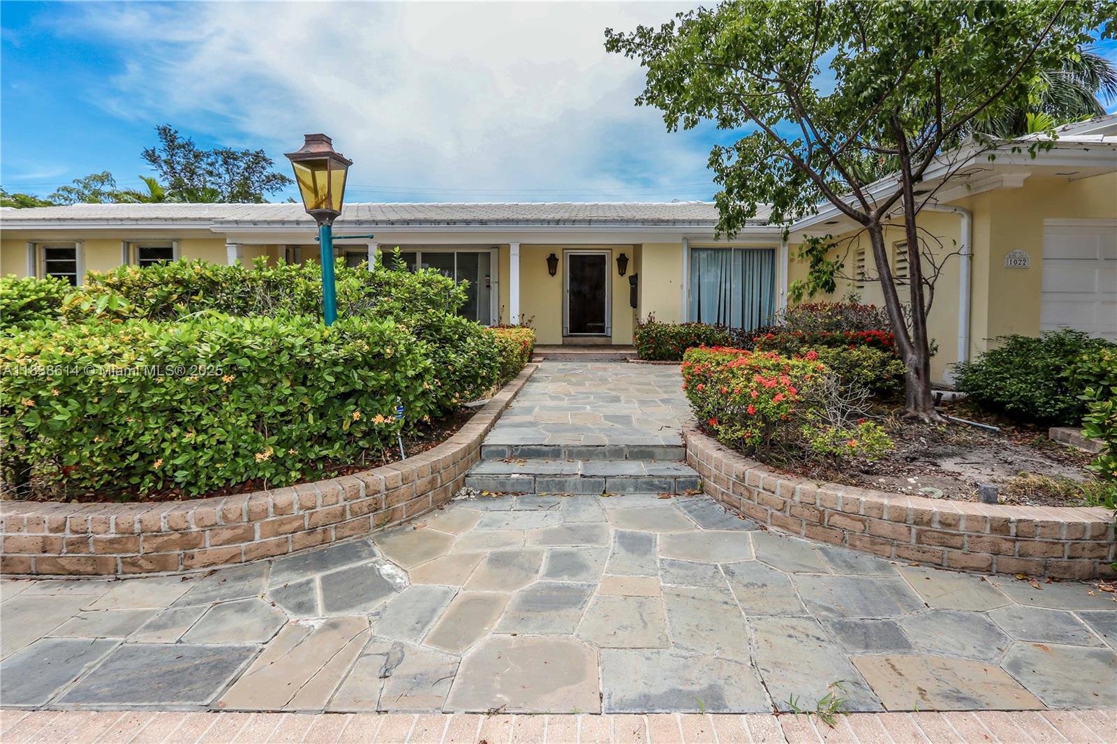 Hollywood, Florida, 33019, United States, 4 Bedrooms Bedrooms, ,4 BathroomsBathrooms,Residential,Active,1892394