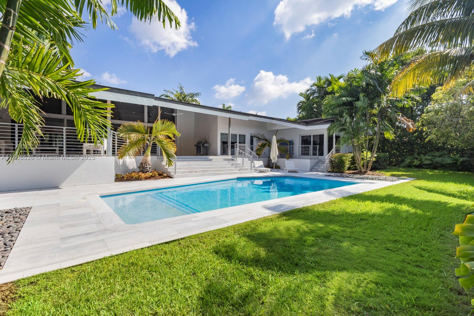 Coral Gables, Florida, 33156, United States, 4 Bedrooms Bedrooms, ,4 BathroomsBathrooms,Residential,Active,1927652