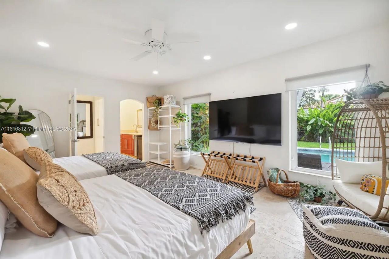 Hollywood, Florida, 33019, United States, 4 Bedrooms Bedrooms, ,4 BathroomsBathrooms,Residential,Active,1843428