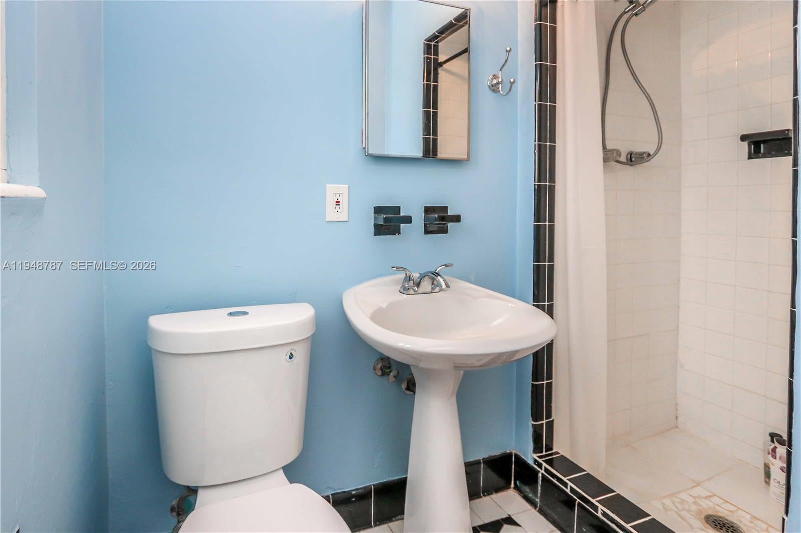 Hollywood, Florida, 33019, United States, 4 Bedrooms Bedrooms, ,4 BathroomsBathrooms,Residential,Active,2011455