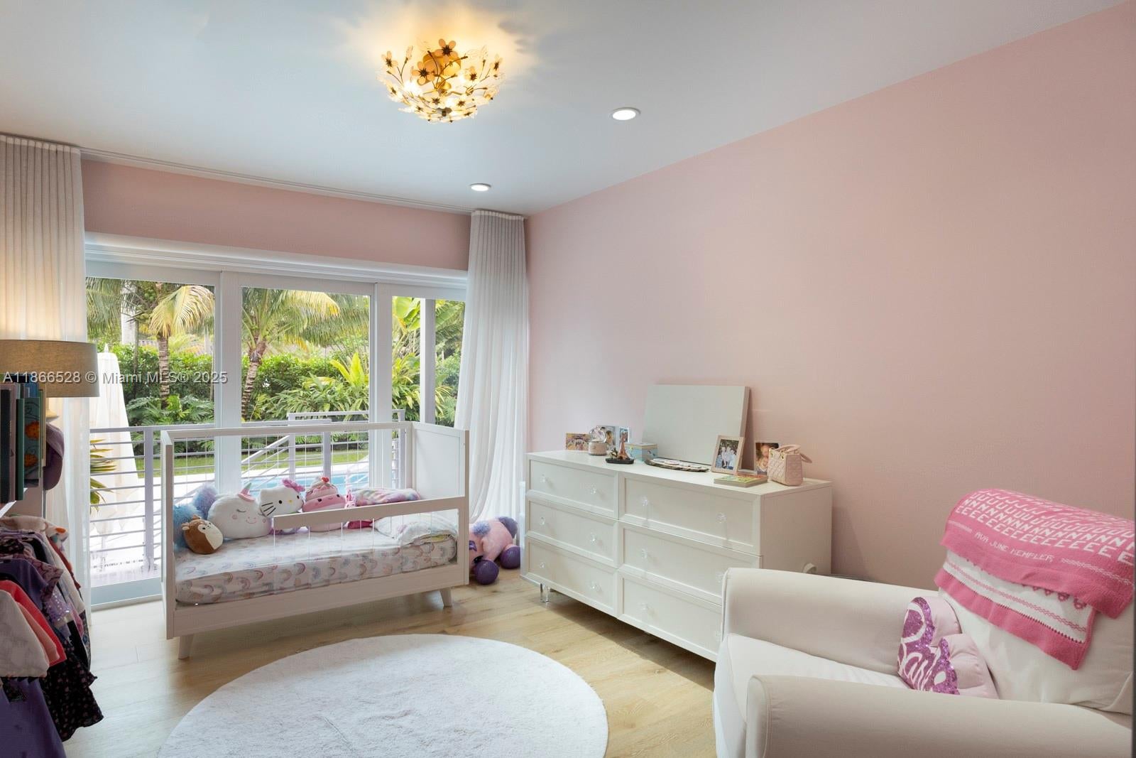 Coral Gables, Florida, 33156, United States, 4 Bedrooms Bedrooms, ,4 BathroomsBathrooms,Residential,Active,1927652