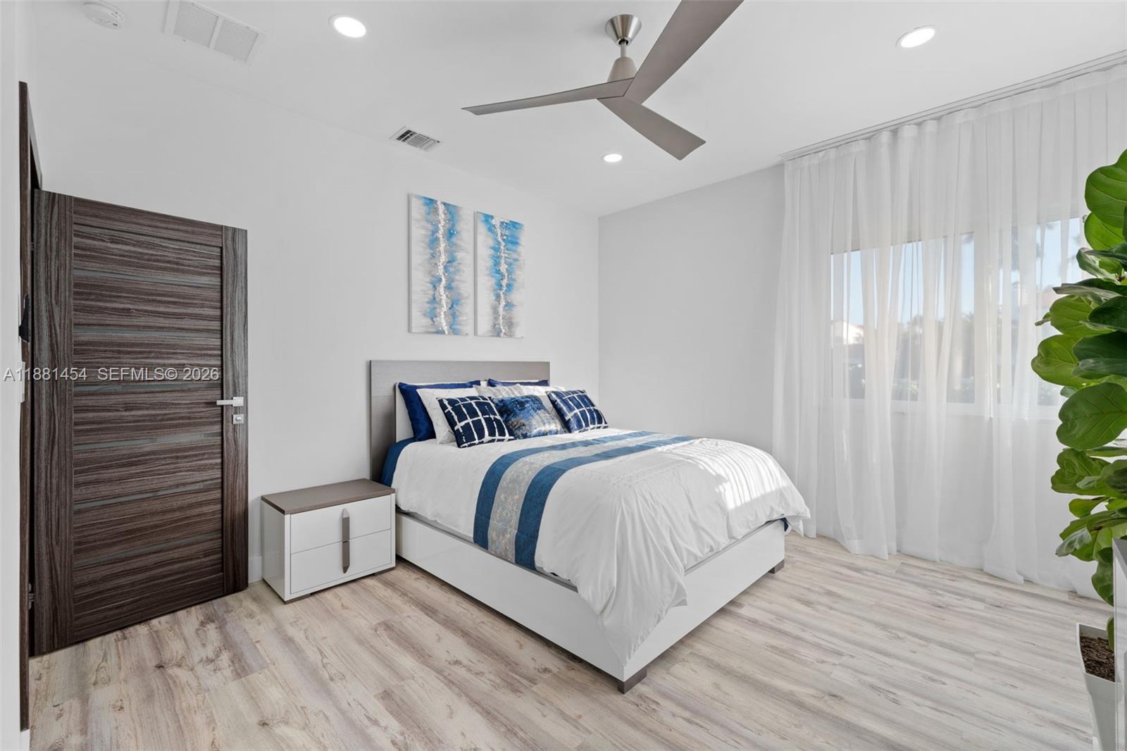 Hollywood, Florida, 33019, United States, 3 Bedrooms Bedrooms, ,3 BathroomsBathrooms,Residential,Active,1998579