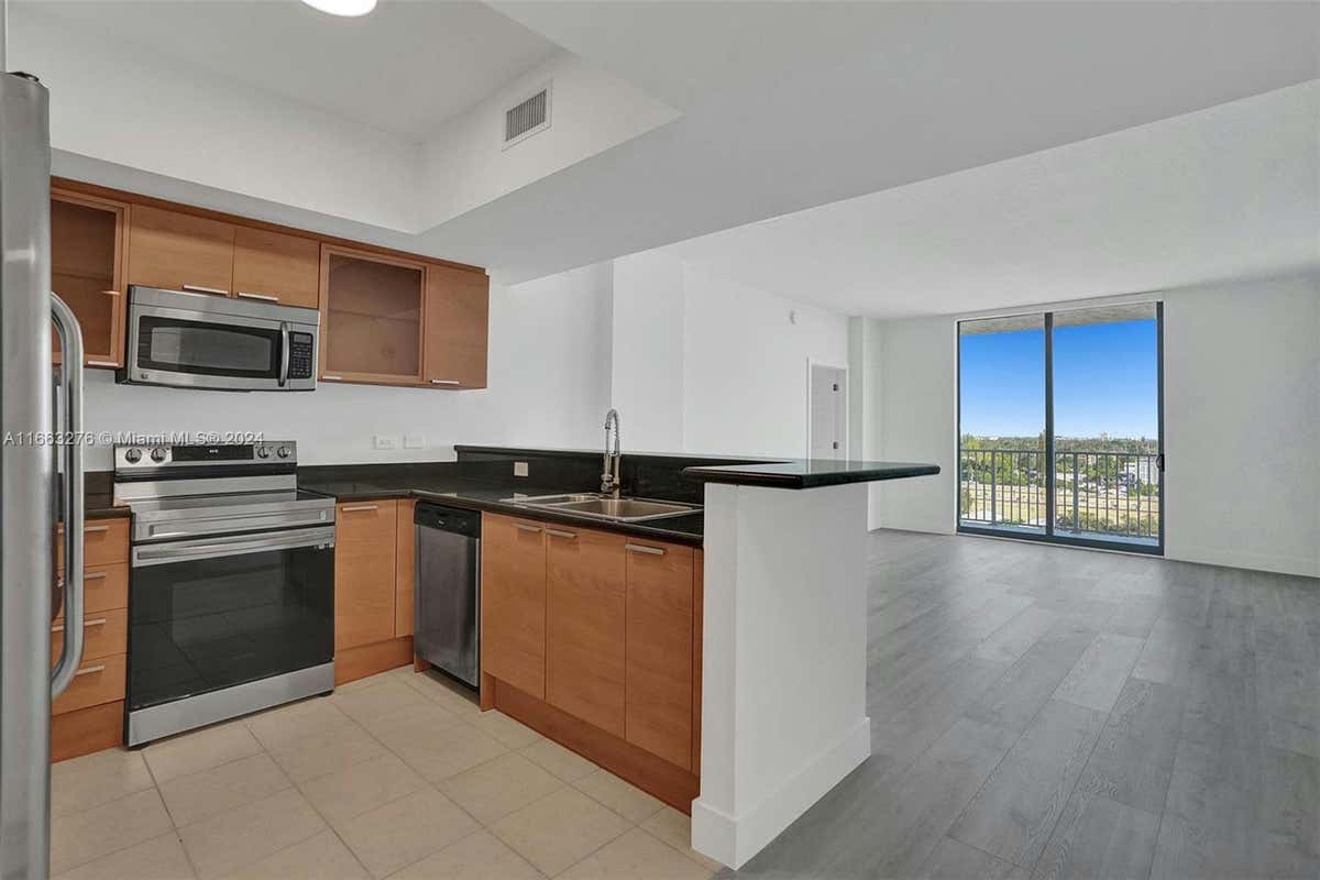 140 S DIXIE HWY APT 803, HOLLYWOOD, FL 33020, photo 1 of 20