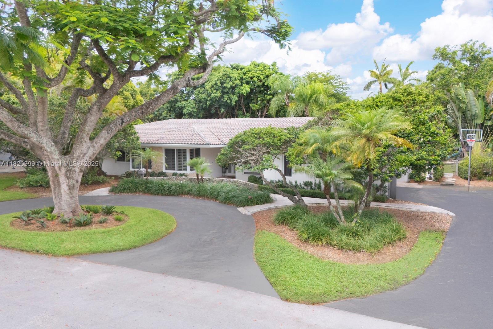 Pinecrest, Florida, 33156, United States, 4 Bedrooms Bedrooms, ,3 BathroomsBathrooms,Residential,Active,1990657