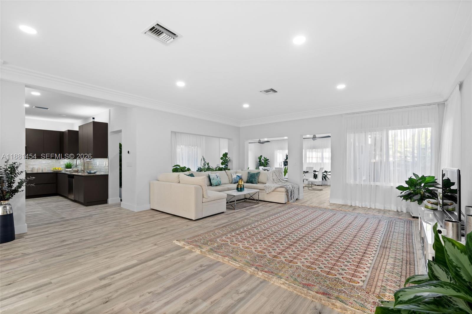 Hollywood, Florida, 33019, United States, 3 Bedrooms Bedrooms, ,3 BathroomsBathrooms,Residential,Active,1998579