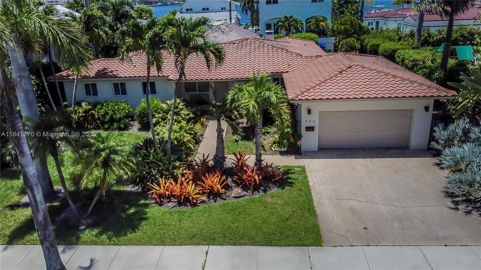 Hollywood, Florida, 33019, United States, 3 Bedrooms Bedrooms, ,3 BathroomsBathrooms,Residential,Active,1893232