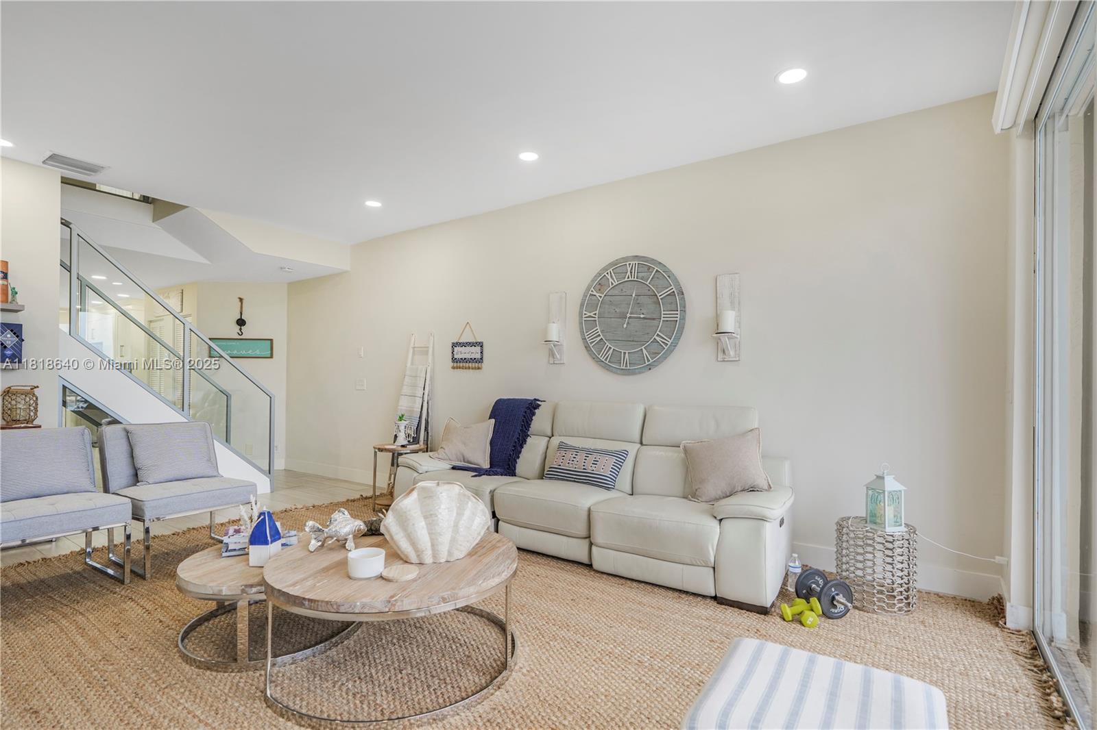 Hollywood, Florida, 33019, United States, 3 Bedrooms Bedrooms, ,4 BathroomsBathrooms,Residential,Active,1852751