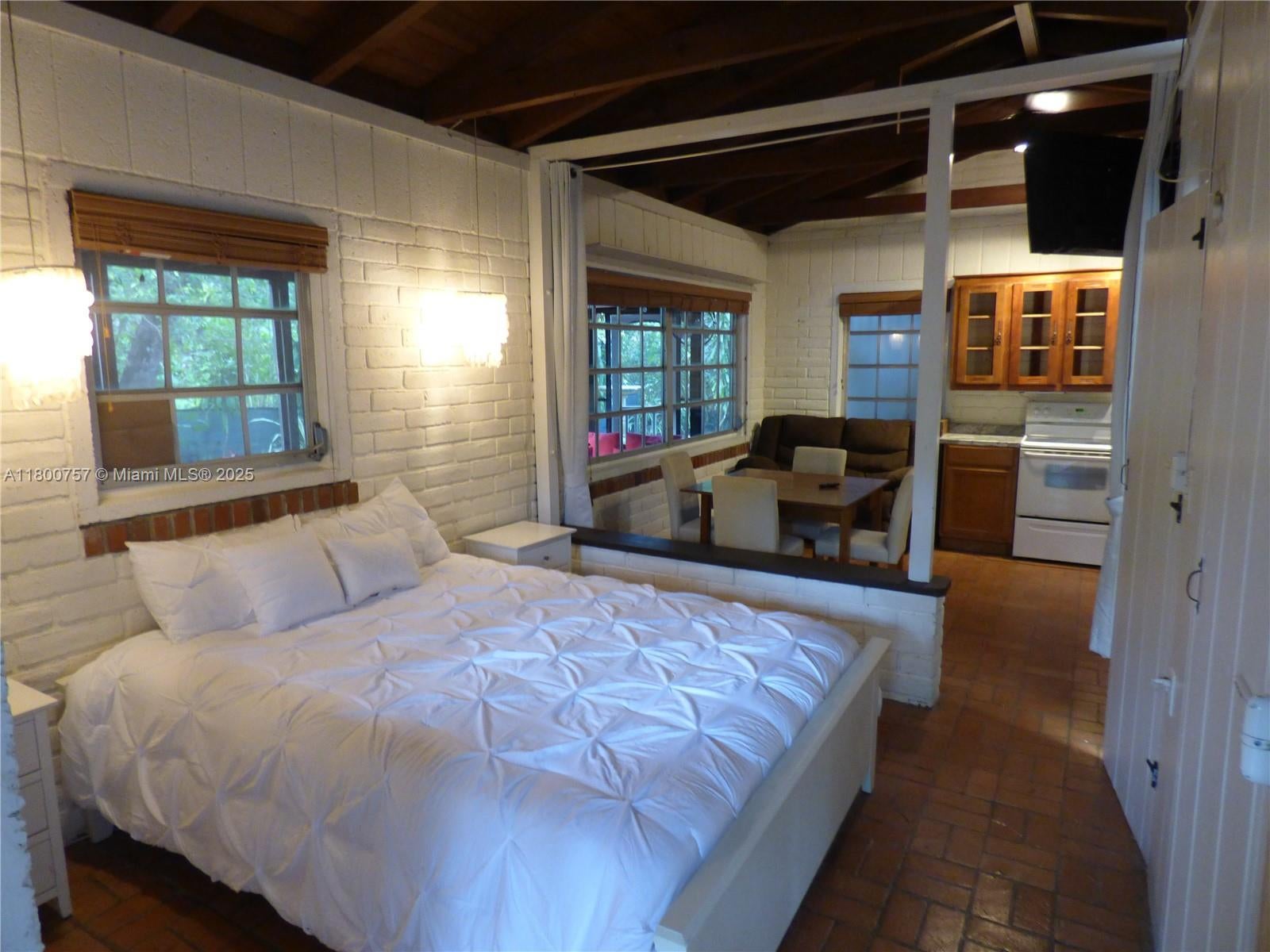 South Miami, Florida, 33143, United States, 4 Bedrooms Bedrooms, ,4 BathroomsBathrooms,Residential,Active,1800158