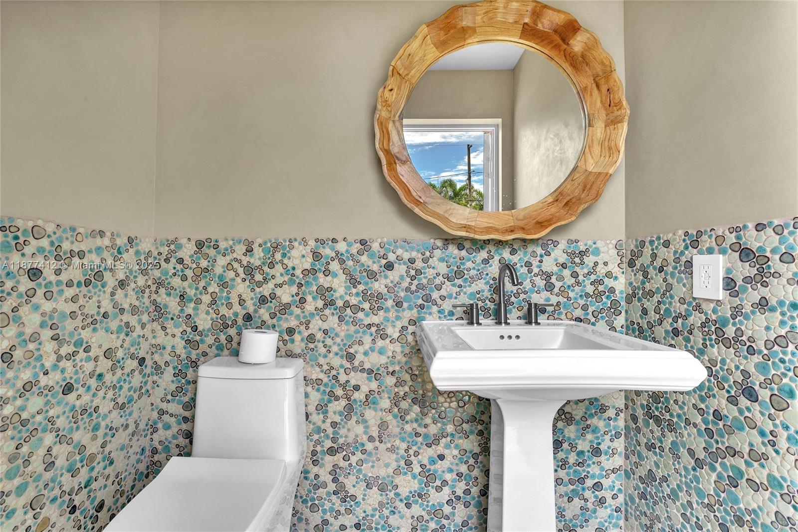 Hollywood, Florida, 33019, United States, 4 Bedrooms Bedrooms, ,6 BathroomsBathrooms,Residential,Active,1946512