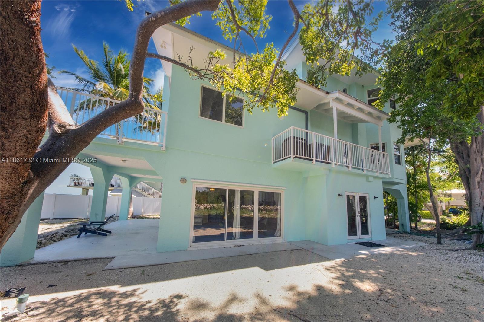 Islamorada, Florida, 33036, United States, 3 Bedrooms Bedrooms, ,4 BathroomsBathrooms,Residential,Active,1920260