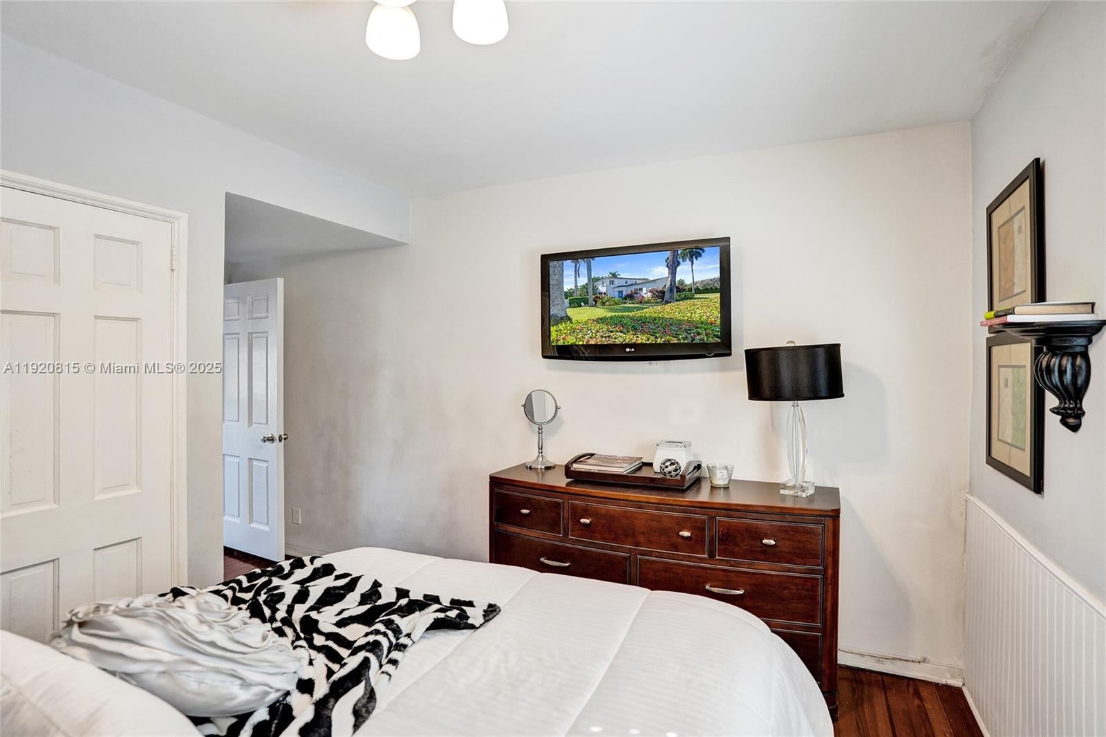 Hollywood, Florida, 33019, United States, 4 Bedrooms Bedrooms, ,4 BathroomsBathrooms,Residential,Active,1997890