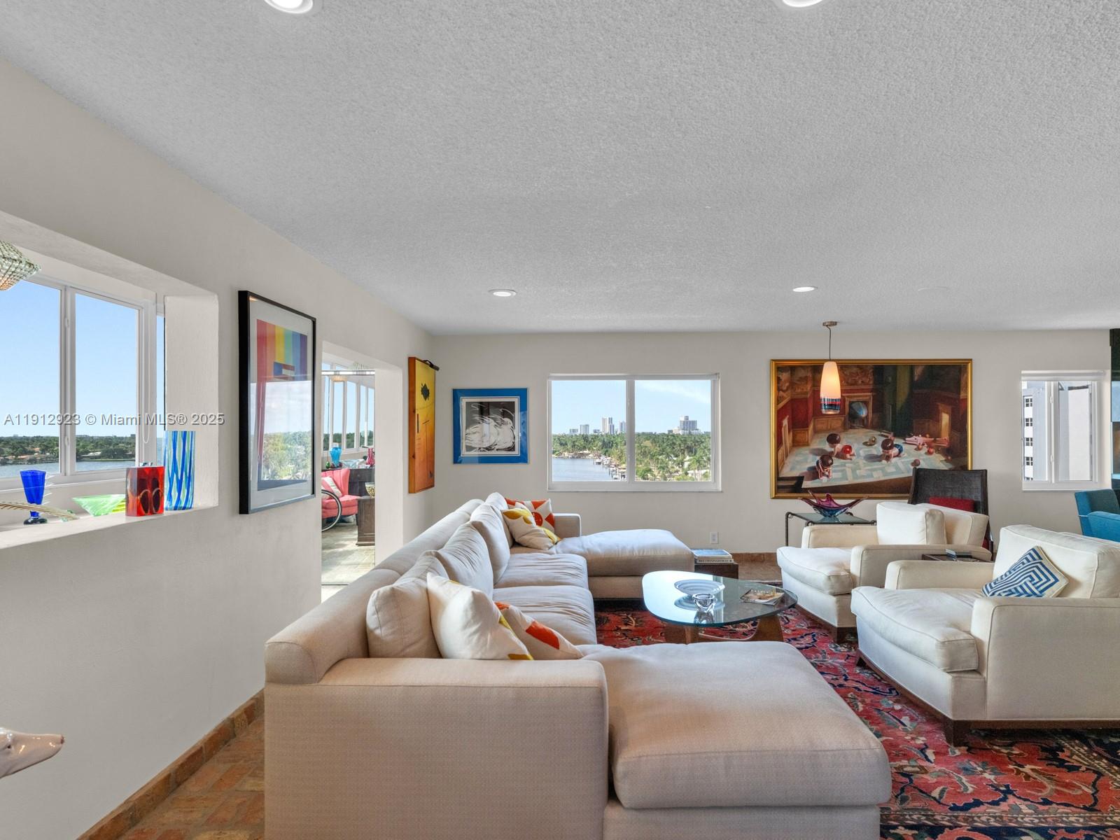 Hollywood, Florida, 33019, United States, 3 Bedrooms Bedrooms, ,3 BathroomsBathrooms,Residential,Active,1992553